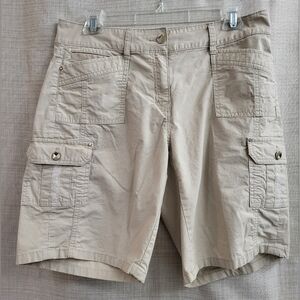 White House Black Market Women's Khaki Bermuda Shorts Cargo Stud Stretch Size 6